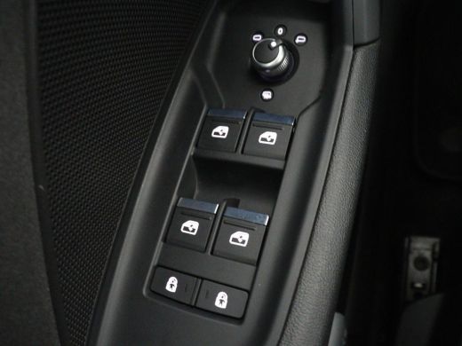 Audi A3 30 TFSI Advanced edition | Stoelverwarming | Adaptive cruise | Carplay | Sportstoelen | Virtual C... ActivLease financial lease