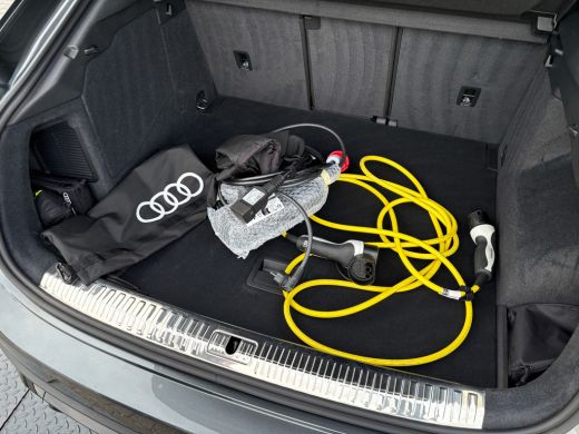 Audi Q3 45 TFSI e S-Line | Pano | Trekhaak wegkl. | Memory Seats | Sonos | 360 Camera | 20'' | Prijs Rijk... ActivLease financial lease