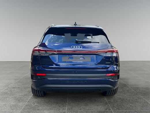 Audi Q4 e-tron 45 82kWh 286pk quattro S Edition Competition | Panoramadak | Trekhaak | Adaptive Cruise Control ActivLease financial lease