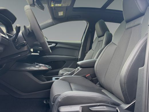 Audi Q4 e-tron 45 82kWh 286pk quattro S Edition Competition | Panoramadak | Trekhaak | Adaptive Cruise Control ActivLease financial lease