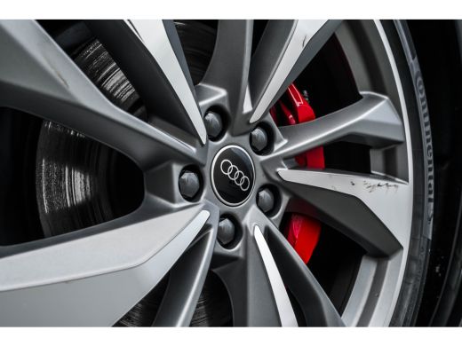 Audi Q5 Sportback 55 TFSI e S edition Competition 367 PK | Trekhaak | Luchtvering | B&O | Head-up | Panor... ActivLease financial lease