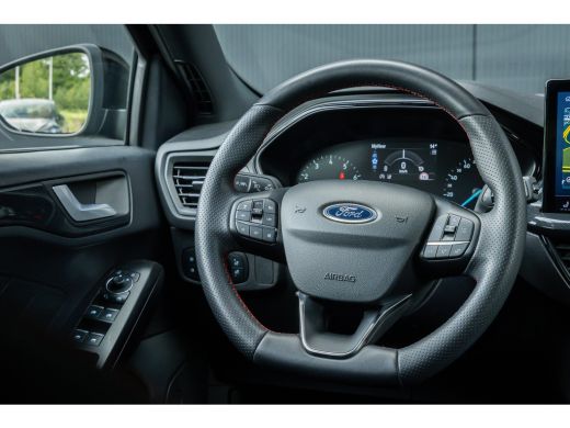 Ford Focus 1.0 EcoBoost Hybrid ST Line | Automaat | Full LED | Winter-pack | Adaptieve cruise | Dodehoek det... ActivLease financial lease