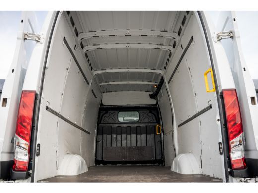 Iveco Daily **35S16 | 156 PK | 3.500KG trekgew. 3-Zits | Climate** ActivLease financial lease