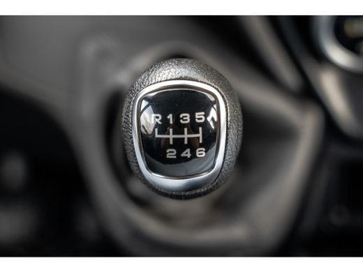 Iveco Daily **35S16 | 156 PK | 3.500KG trekgew. 3-Zits | Climate** ActivLease financial lease