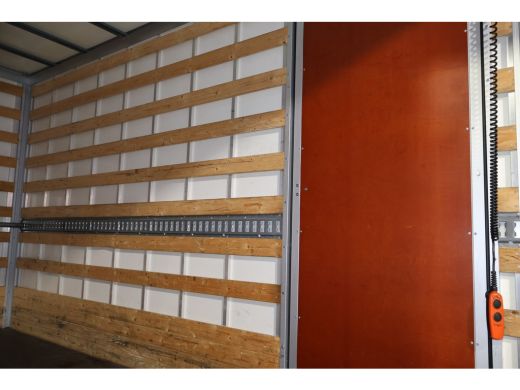Iveco Daily 40C18 Hi-Matic Bakwagen met Laadklep ActivLease financial lease