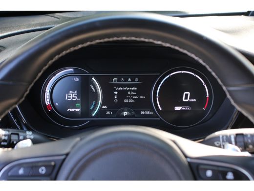 Kia e-Niro DynamicLine 64 kWh | NL-AUTO! | DEALER OH! | WARMTEPOMP | ADAPTIVE CRUISE | LANE ASSIST | CAMERA ... ActivLease financial lease