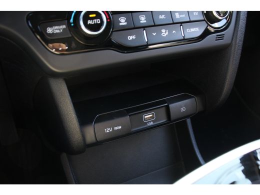 Kia e-Niro DynamicLine 64 kWh | NL-AUTO! | DEALER OH! | WARMTEPOMP | ADAPTIVE CRUISE | LANE ASSIST | CAMERA ... ActivLease financial lease