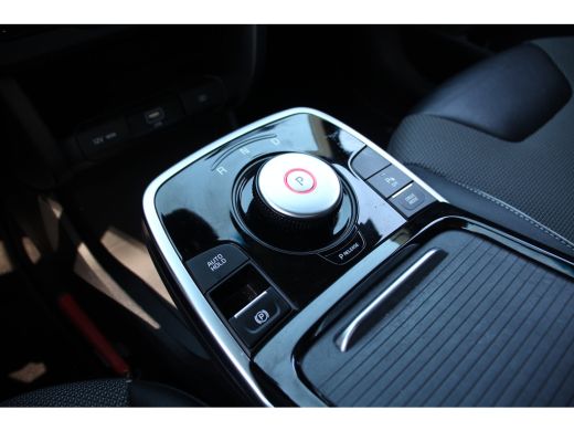 Kia e-Niro DynamicLine 64 kWh | NL-AUTO! | DEALER OH! | WARMTEPOMP | ADAPTIVE CRUISE | LANE ASSIST | CAMERA ... ActivLease financial lease