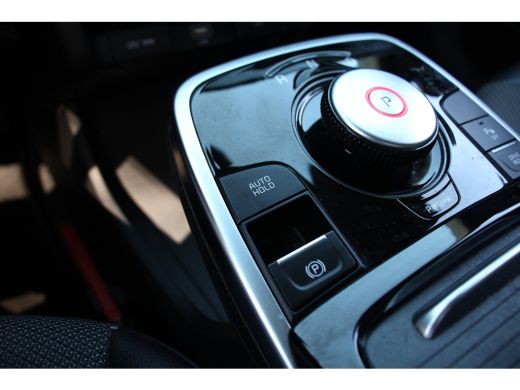 Kia e-Niro DynamicLine 64 kWh | NL-AUTO! | DEALER OH! | WARMTEPOMP | ADAPTIVE CRUISE | LANE ASSIST | CAMERA ... ActivLease financial lease
