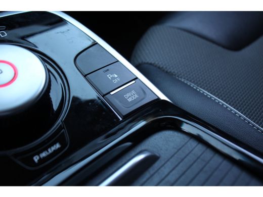 Kia e-Niro DynamicLine 64 kWh | NL-AUTO! | DEALER OH! | WARMTEPOMP | ADAPTIVE CRUISE | LANE ASSIST | CAMERA ... ActivLease financial lease