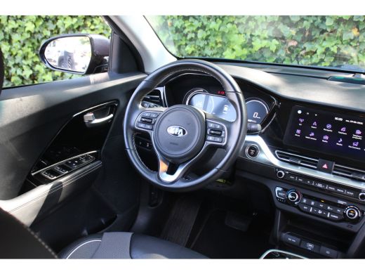 Kia e-Niro DynamicLine 64 kWh | NL-AUTO! | DEALER OH! | WARMTEPOMP | ADAPTIVE CRUISE | LANE ASSIST | CAMERA ... ActivLease financial lease