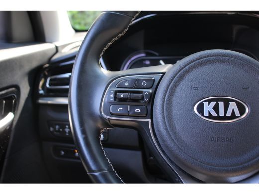 Kia e-Niro DynamicLine 64 kWh | NL-AUTO! | DEALER OH! | WARMTEPOMP | ADAPTIVE CRUISE | LANE ASSIST | CAMERA ... ActivLease financial lease