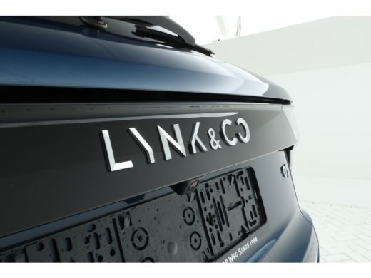 Lynk & Co 01 1.5 Zwarte hemel, full black ActivLease financial lease