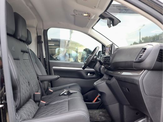 Opel Vivaro 2.0 D 180PK AUTOMAAT LEDER LANG XXL ActivLease financial lease