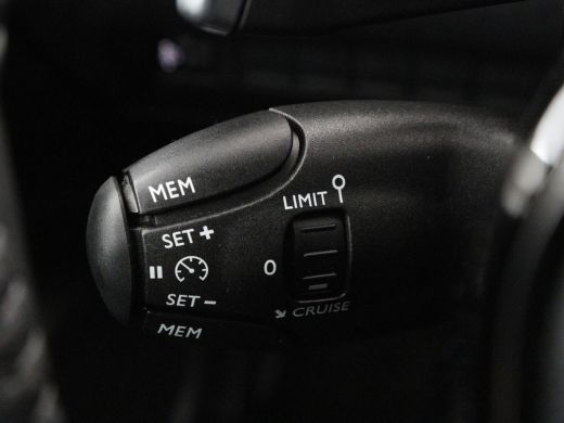 Peugeot 2008 1.2 Hybrid 136 Style | Automaat | Carplay | Climate control | Parkeerhulp | Full LED | Cruise con... ActivLease financial lease