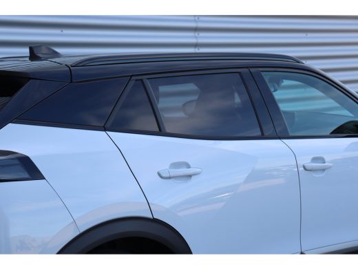 Peugeot 2008 1.2 HYBRID 136PK GT PACK AUTOMAAT / NAVI / LEDER / CLIMA / LED / PDC / 17" LMV / KEYLESS / 360&deg; C... ActivLease financial lease