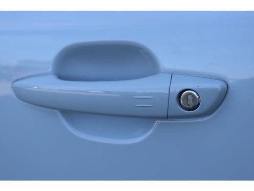 Peugeot 2008 1.2 HYBRID 136PK GT PACK AUTOMAAT / NAVI / LEDER / CLIMA / LED / PDC / 17" LMV / KEYLESS / 360&deg; C... ActivLease financial lease