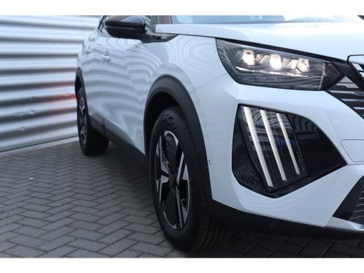 Peugeot 2008 1.2 HYBRID 136PK GT PACK AUTOMAAT / NAVI / LEDER / CLIMA / LED / PDC / 17" LMV / KEYLESS / 360&deg; C... ActivLease financial lease