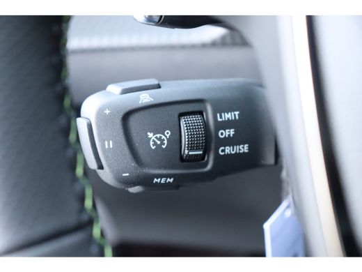 Peugeot 2008 1.2 HYBRID 136PK GT PACK AUTOMAAT / NAVI / LEDER / CLIMA / LED / PDC / 17" LMV / KEYLESS / 360&deg; C... ActivLease financial lease