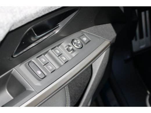 Peugeot 3008 1.6 plug-in Hybrid 195pk GT | Automaat | Navigatie | Camera | Panorama/schuifdak | Luxe stoelen |... ActivLease financial lease