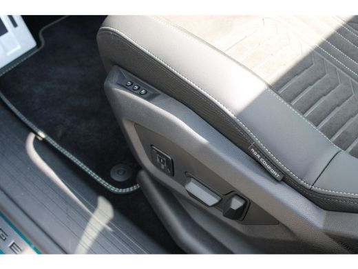 Peugeot 3008 1.6 plug-in Hybrid 195pk GT | Automaat | Navigatie | Camera | Panorama/schuifdak | Luxe stoelen |... ActivLease financial lease