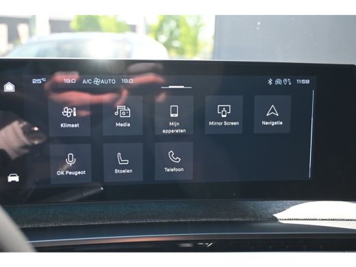 Peugeot e-3008 GT Avantage 73 kWh | Alcantara | Stuur/Stoelverwarming | Adaptive Cruise | LED-Matrix | Keyless-E... ActivLease financial lease