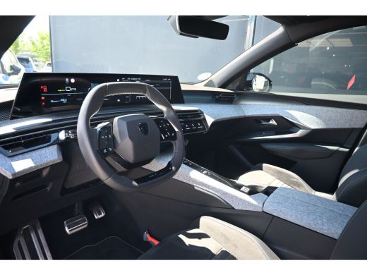 Peugeot e-3008 GT Avantage 73 kWh | Alcantara | Stuur/Stoelverwarming | Adaptive Cruise | LED-Matrix | Keyless-E... ActivLease financial lease