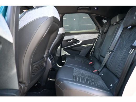 Peugeot e-3008 GT Avantage 73 kWh | Alcantara | Stuur/Stoelverwarming | Adaptive Cruise | LED-Matrix | Keyless-E... ActivLease financial lease