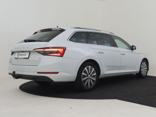 Skoda Superb Combi 1.4 TSI iV Business Edition Plus | Panorama-dak | 360gr Camera | Elektr. Trekhaak | Cruise ... ActivLease financial lease