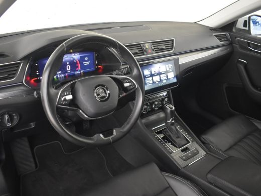 Skoda Superb Combi 1.4 TSI iV Business Edition Plus | Panorama-dak | 360gr Camera | Elektr. Trekhaak | Cruise ... ActivLease financial lease