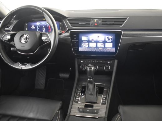 Skoda Superb Combi 1.4 TSI iV Business Edition Plus | Panorama-dak | 360gr Camera | Elektr. Trekhaak | Cruise ... ActivLease financial lease