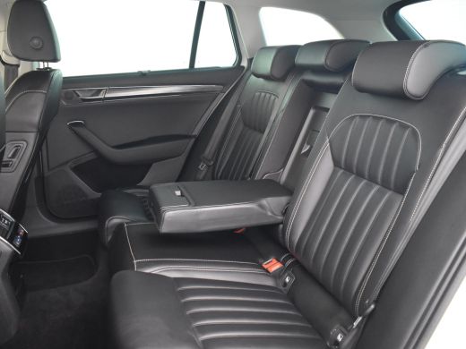 Skoda Superb Combi 1.4 TSI iV Business Edition Plus | Panorama-dak | 360gr Camera | Elektr. Trekhaak | Cruise ... ActivLease financial lease