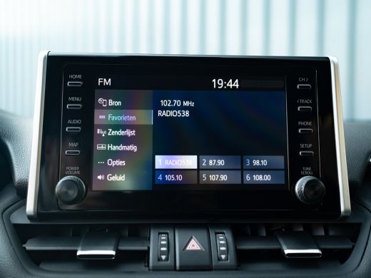 Toyota RAV4 2.5 Hybrid AWD Bi-Tone | Trekhaak afnb. | Elk. A-klep | Stuur & Stoel verw. | Prijs Rijklaar!! ActivLease financial lease