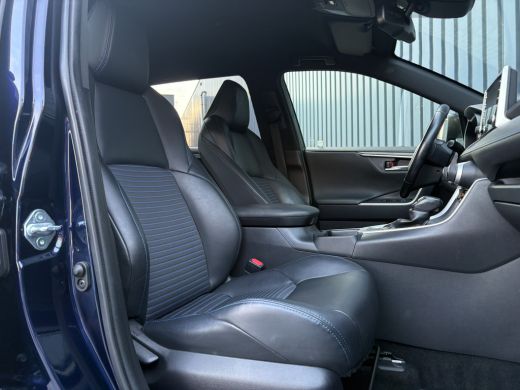 Toyota RAV4 2.5 Hybrid AWD Bi-Tone | Trekhaak afnb. | Elk. A-klep | Stuur & Stoel verw. | Prijs Rijklaar!! ActivLease financial lease