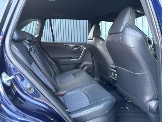 Toyota RAV4 2.5 Hybrid AWD Bi-Tone | Trekhaak afnb. | Elk. A-klep | Stuur & Stoel verw. | Prijs Rijklaar!! ActivLease financial lease