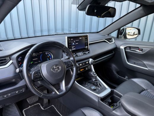Toyota RAV4 2.5 Hybrid AWD Bi-Tone | Trekhaak afnb. | Elk. A-klep | Stuur & Stoel verw. | Prijs Rijklaar!! ActivLease financial lease