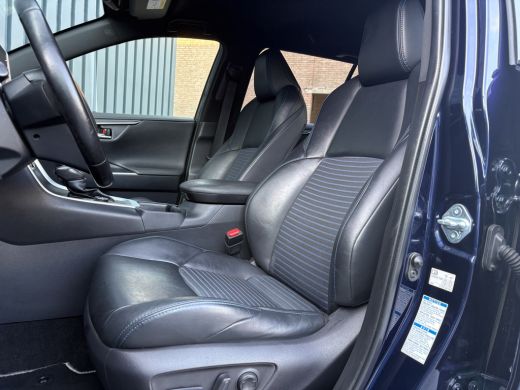 Toyota RAV4 2.5 Hybrid AWD Bi-Tone | Trekhaak afnb. | Elk. A-klep | Stuur & Stoel verw. | Prijs Rijklaar!! ActivLease financial lease