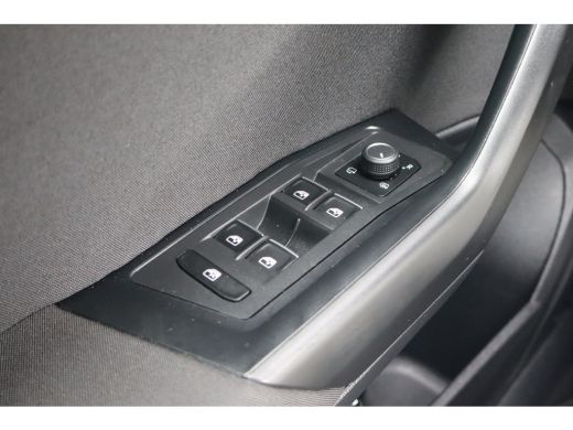 Volkswagen T-Roc 1.5 TSI Style Business 149PK | Airco | Cruise control adaptief | Hill hold functie ActivLease financial lease