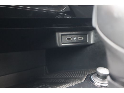 Volkswagen T-Roc 1.5 TSI Style Business 149PK | Airco | Cruise control adaptief | Hill hold functie ActivLease financial lease