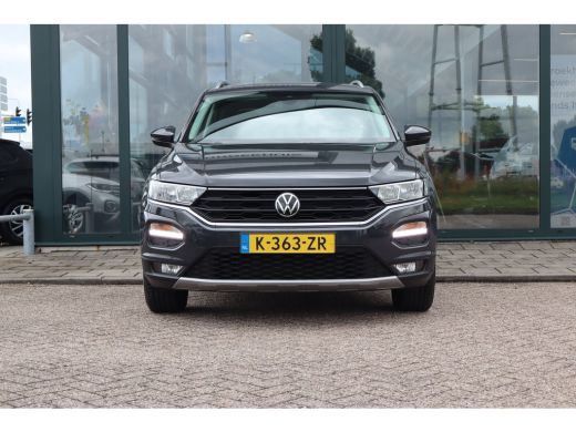 Volkswagen T-Roc 1.5 TSI Style Business 149PK | Airco | Cruise control adaptief | Hill hold functie ActivLease financial lease
