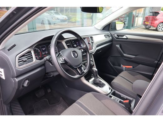 Volkswagen T-Roc 1.5 TSI Style Business 149PK | Airco | Cruise control adaptief | Hill hold functie ActivLease financial lease