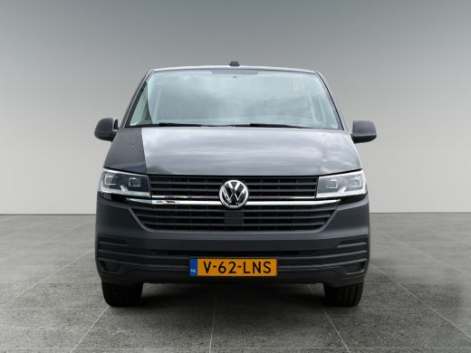 Volkswagen Transporter 2.0 TDI 150 pk L2 Betimmering | App connect | PDC | Cruise | trekhaak | bott kast ActivLease financial lease