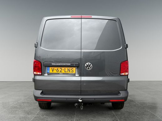 Volkswagen Transporter 2.0 TDI 150 pk L2 Betimmering | App connect | PDC | Cruise | trekhaak | bott kast ActivLease financial lease