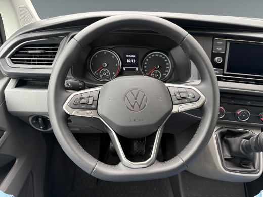 Volkswagen Transporter 2.0 TDI 150 pk L2 Betimmering | App connect | PDC | Cruise | trekhaak | bott kast ActivLease financial lease