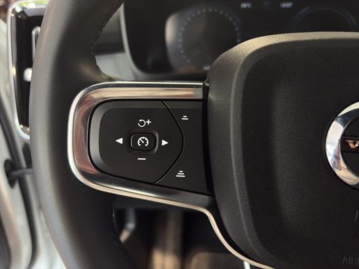 Volvo  XC40 1.5 T4 Plug-in hybrid Core Bright | Camera | DAB | Keyless entry / start |Stoel + Stuur verwarmin... ActivLease financial lease