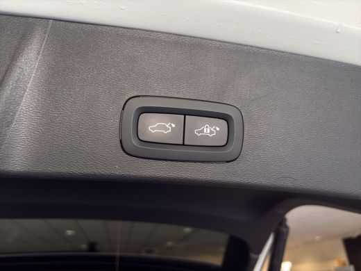 Volvo  XC40 1.5 T4 Plug-in hybrid Core Bright | Camera | DAB | Keyless entry / start |Stoel + Stuur verwarmin... ActivLease financial lease