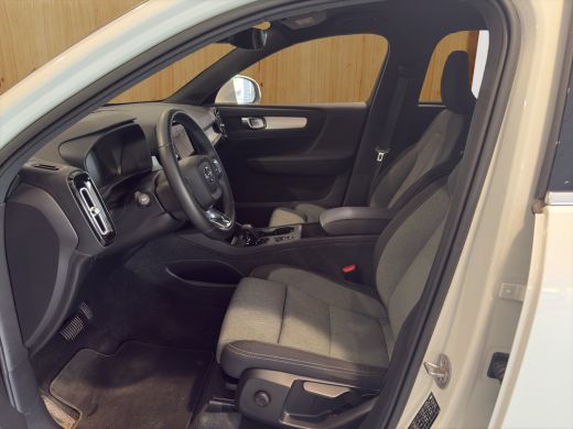 Volvo  XC40 1.5 T4 Plug-in hybrid Core Bright | Camera | DAB | Keyless entry / start |Stoel + Stuur verwarmin... ActivLease financial lease