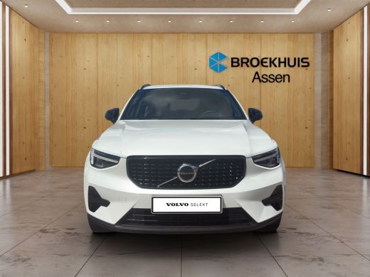 Volvo  XC40 2.0 B4 Plus Dark | BLIS | Cruise control | Camera | Keyless start / entry |  DAB | Trekhaak | ActivLease financial lease
