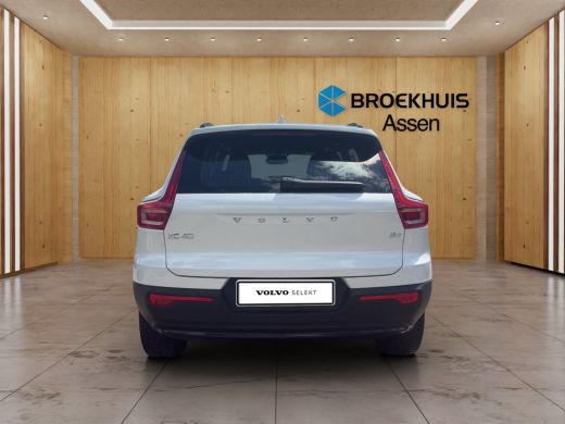 Volvo  XC40 2.0 B4 Plus Dark | BLIS | Cruise control | Camera | Keyless start / entry |  DAB | Trekhaak | ActivLease financial lease