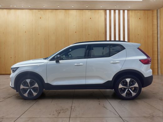 Volvo  XC40 2.0 B4 Plus Dark | BLIS | Cruise control | Camera | Keyless start / entry |  DAB | Trekhaak | ActivLease financial lease